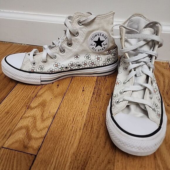 Converse Shoes - Converse All Star Women's High Tops Size 8 Chuck Taylor Flowers White